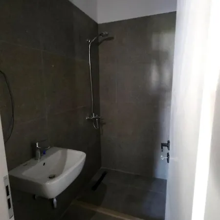 Lejlighedshotel Kron Golem (Tirana)